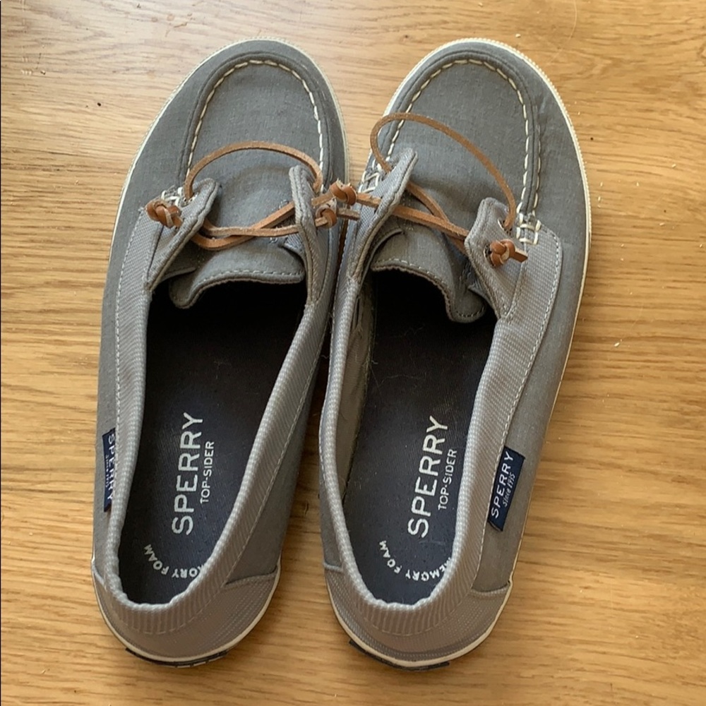 Sperry top-sider boat shoes